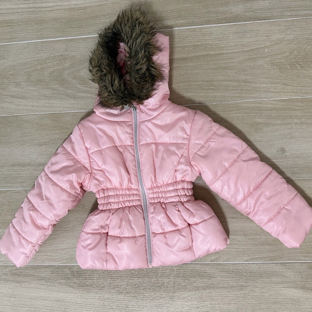 Pink Puffer Jacket with Faux Fur Hood.. excellent condition. Worn once!!!